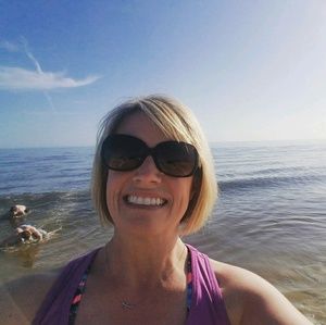 Meet your Posher, Angie